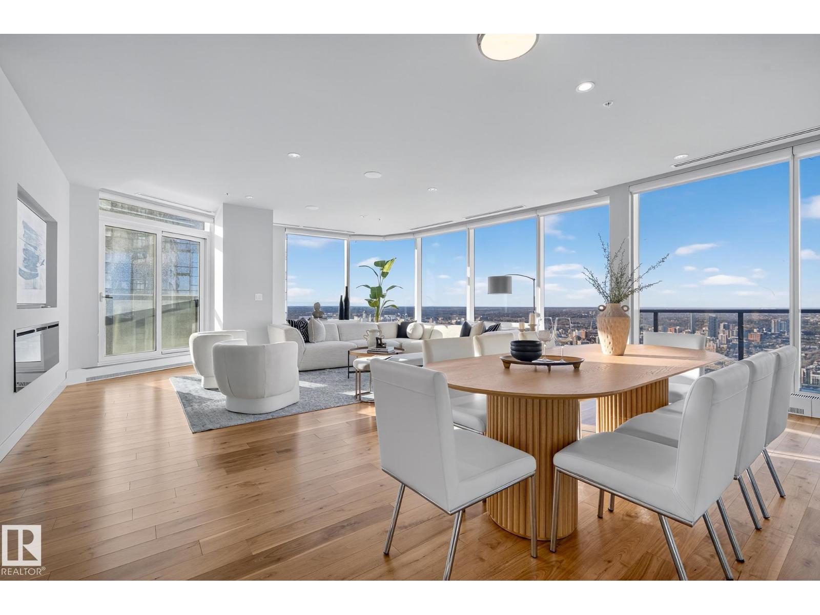 #4704 10360 102 ST NW