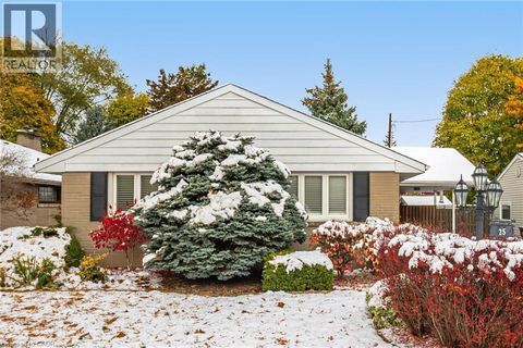 25 SORA Drive Mississauga ON L5M1B3