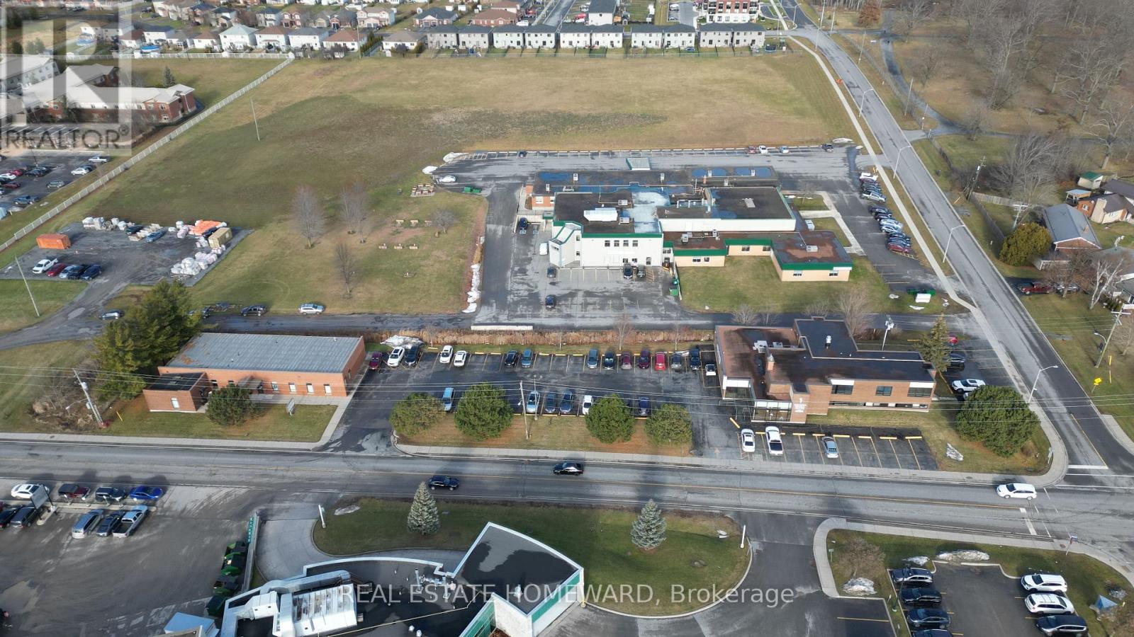 307-307A BRIDGE STREET W