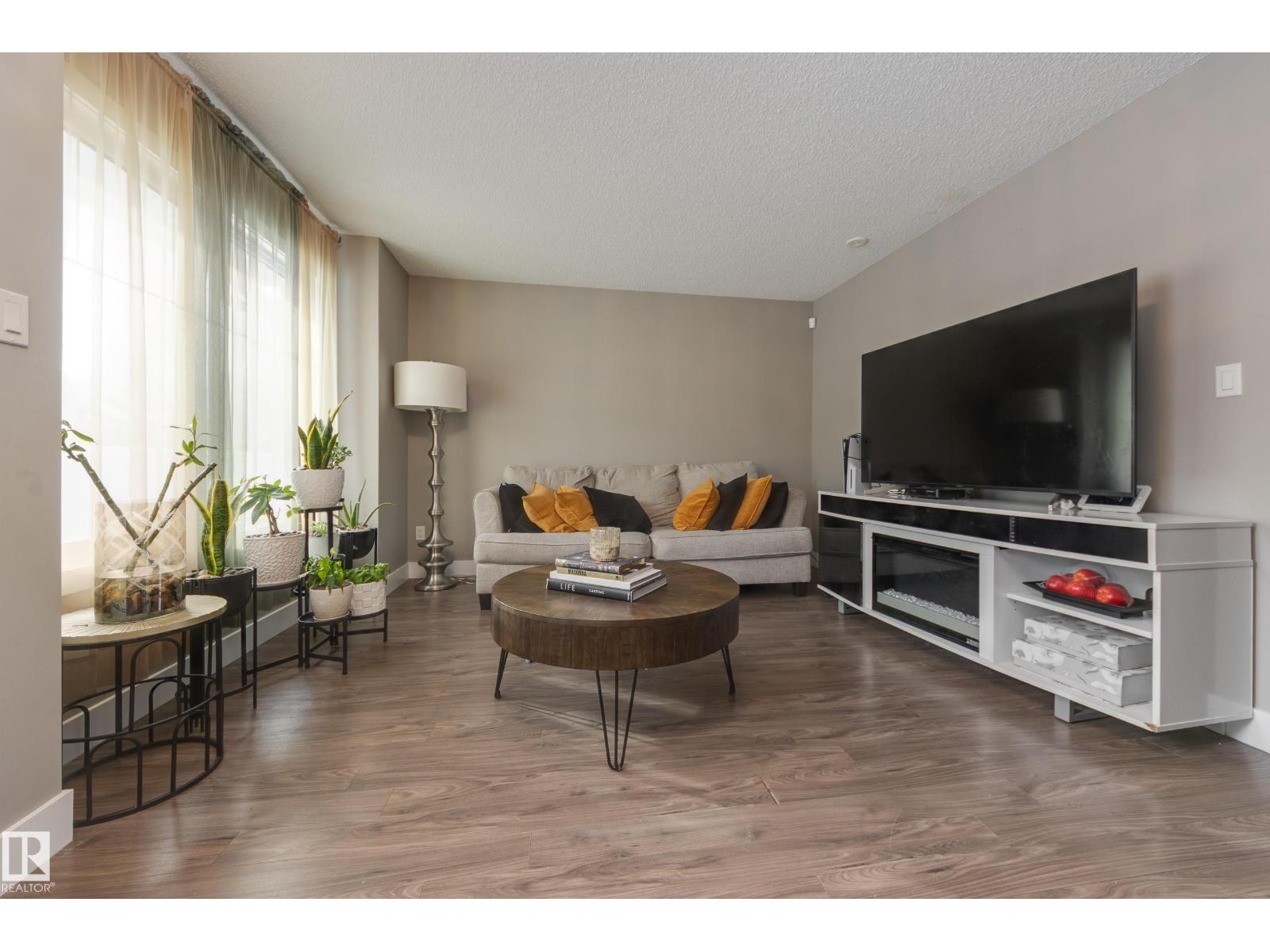 #39 415 CLAREVIEW RD NW