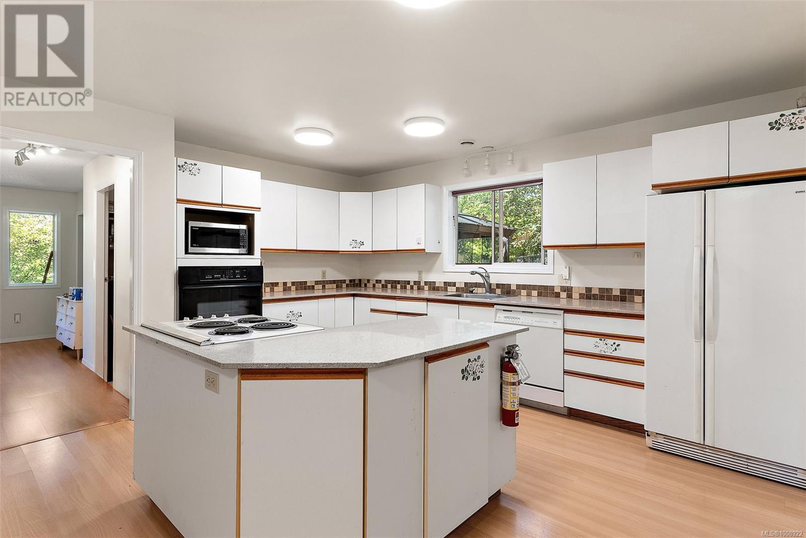 4607 West Saanich Rd