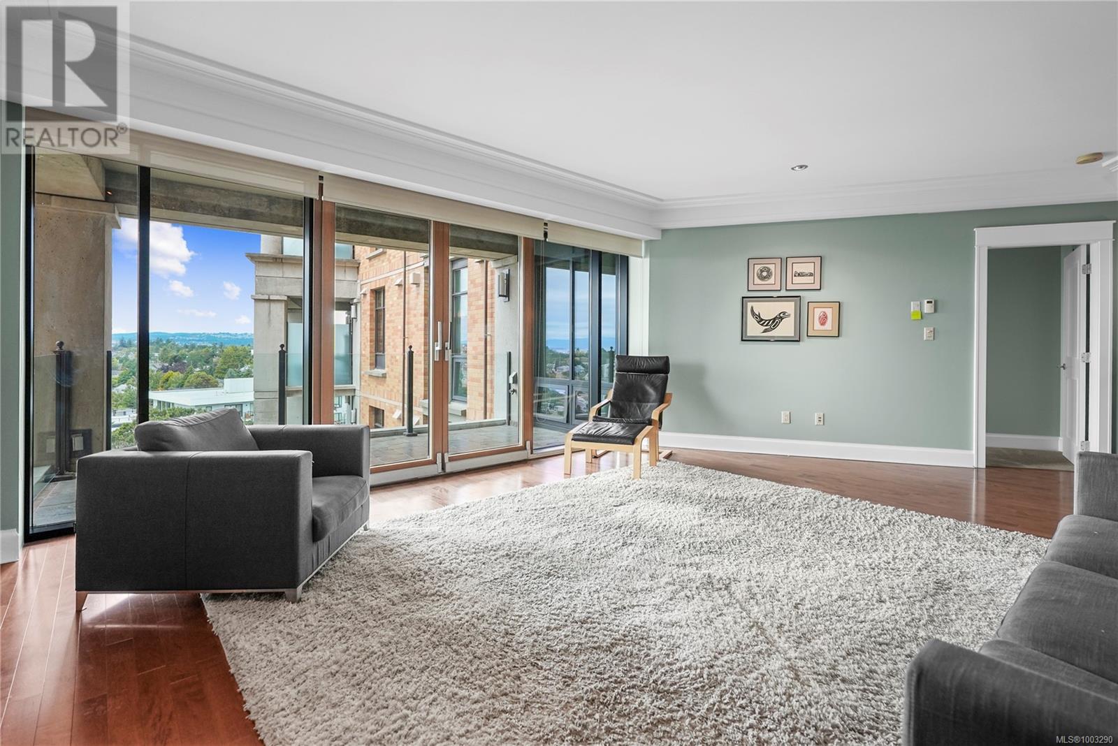 506 847 Dunsmuir Rd