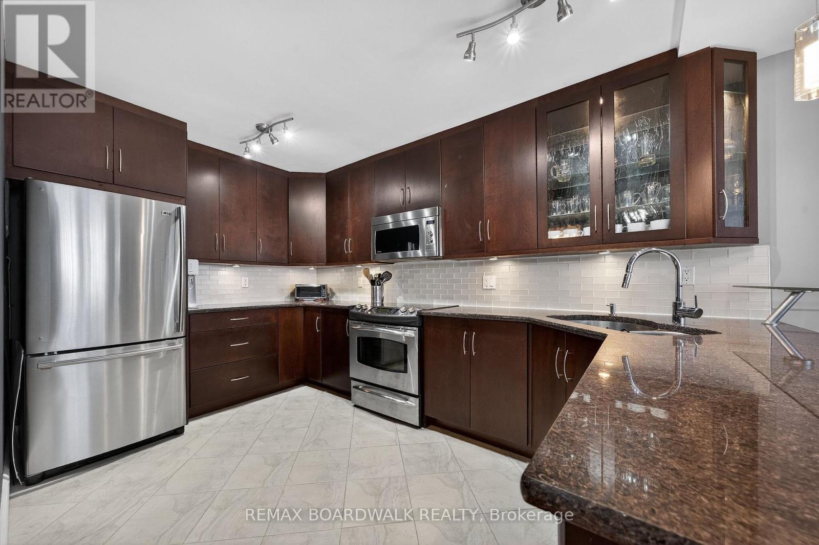 704 - 1785 FROBISHER LANE