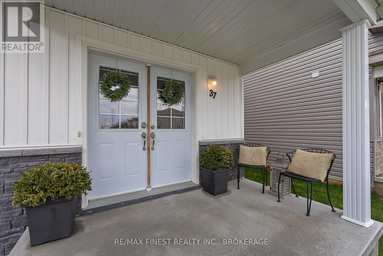 37 BRENNAN CRESCENT