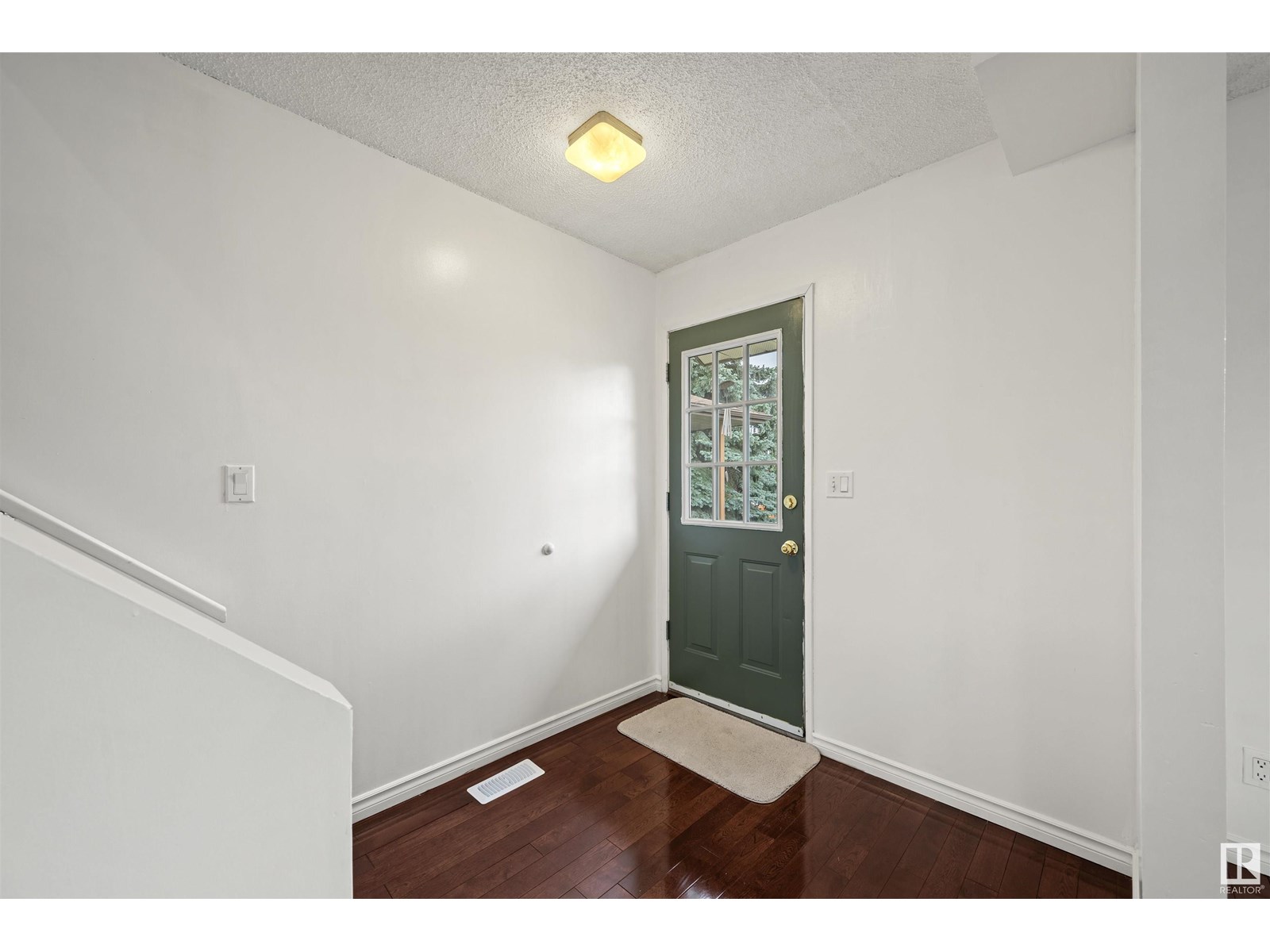 10814 20A AV NW