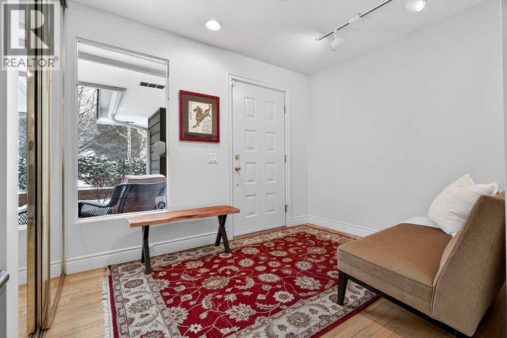 6913 Leaside Drive SW