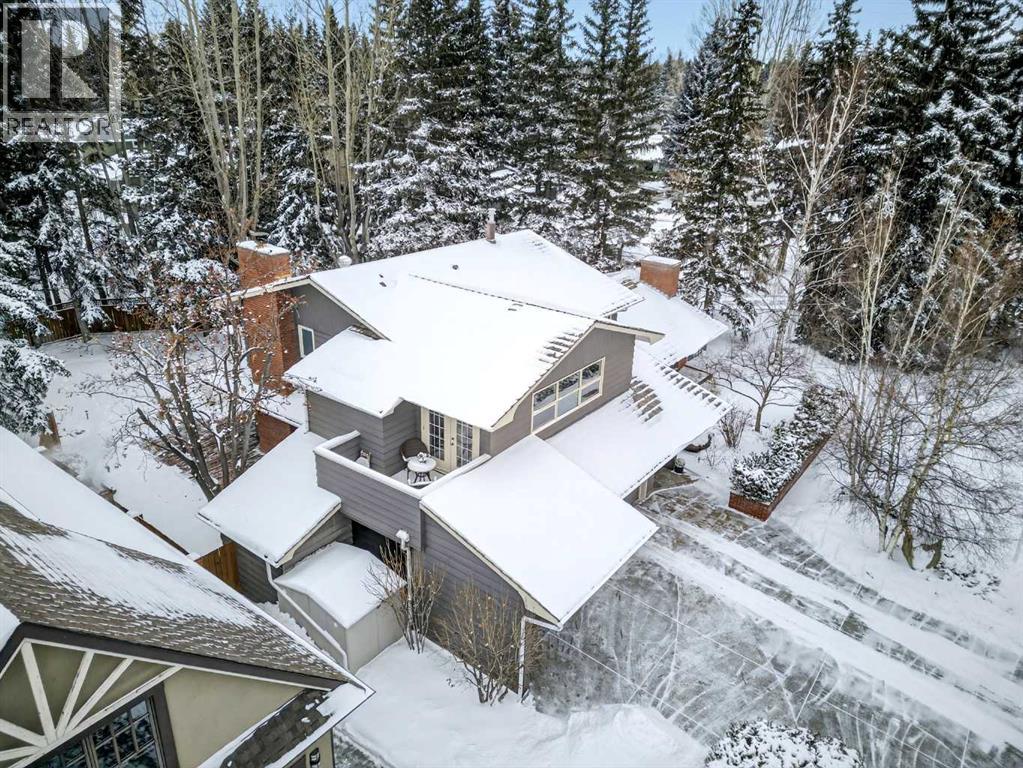 6913 Leaside Drive SW