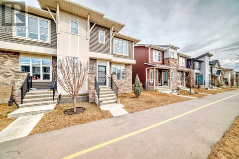 942 Livingston Way NE Calgary AB T3P1L6