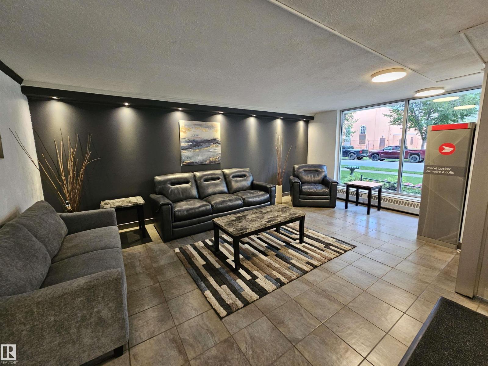 #1403 9816 112 ST NW