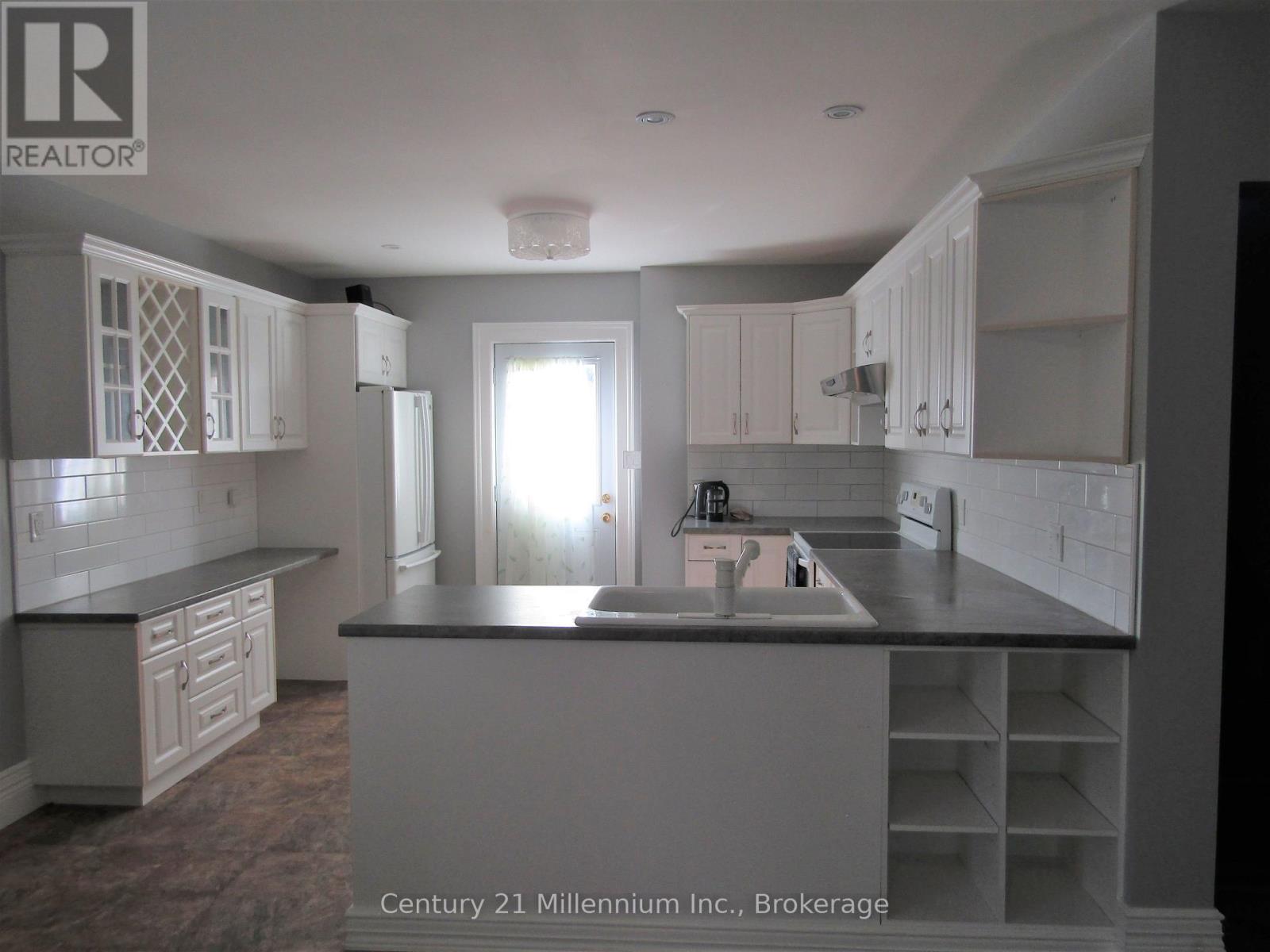 B - 316 CENTRE STREET