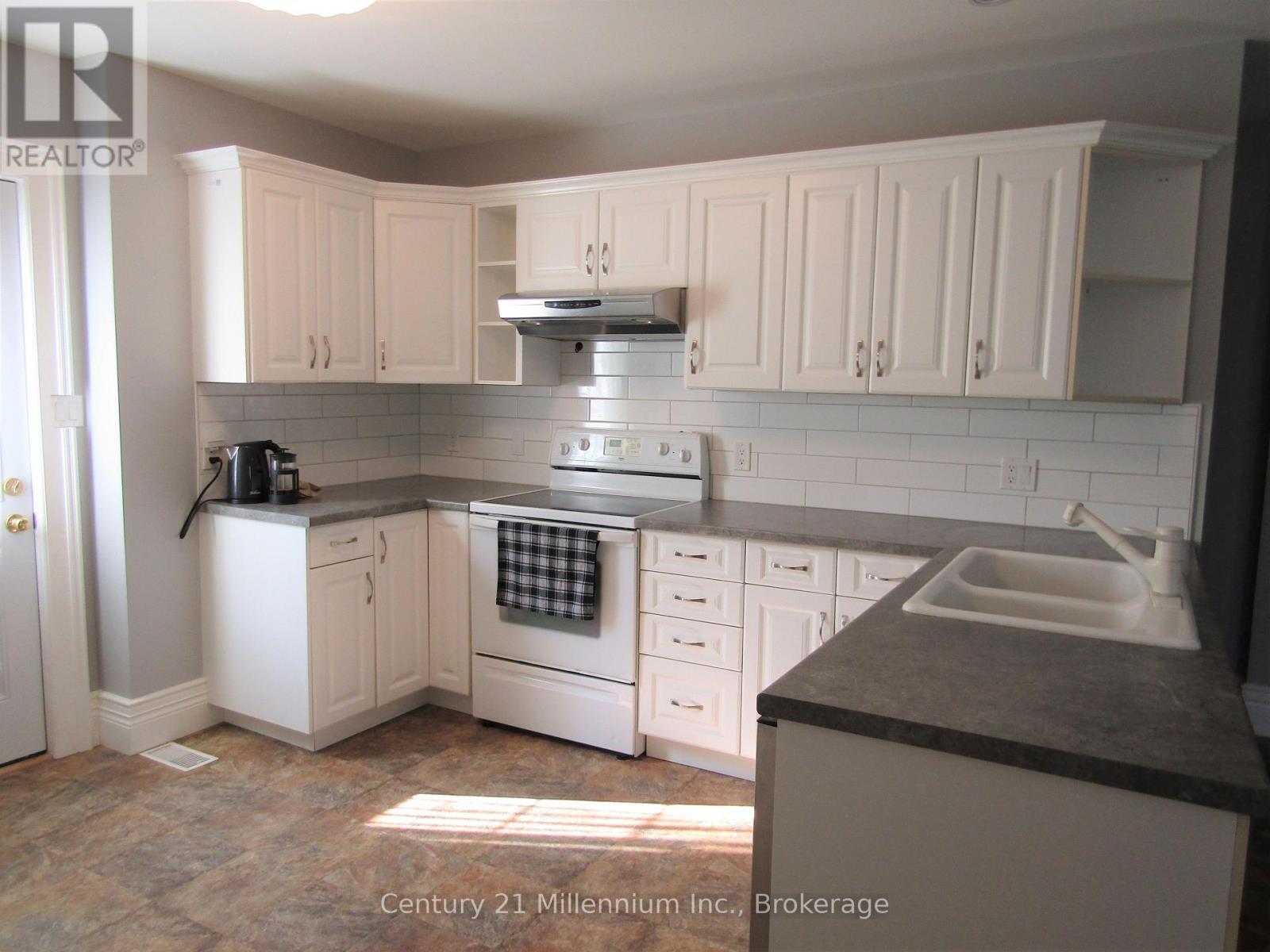 B - 316 CENTRE STREET