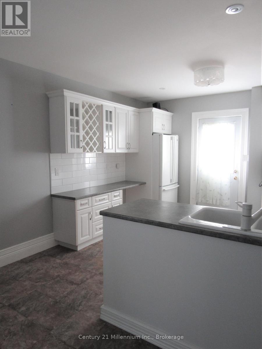 B - 316 CENTRE STREET