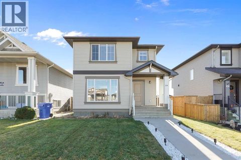 634 Marie Van Haarlem Crescent N Lethbridge AB T1H6Z8