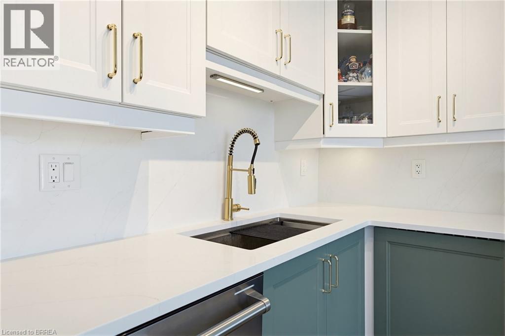 26 COACHWOOD Road Unit# 6