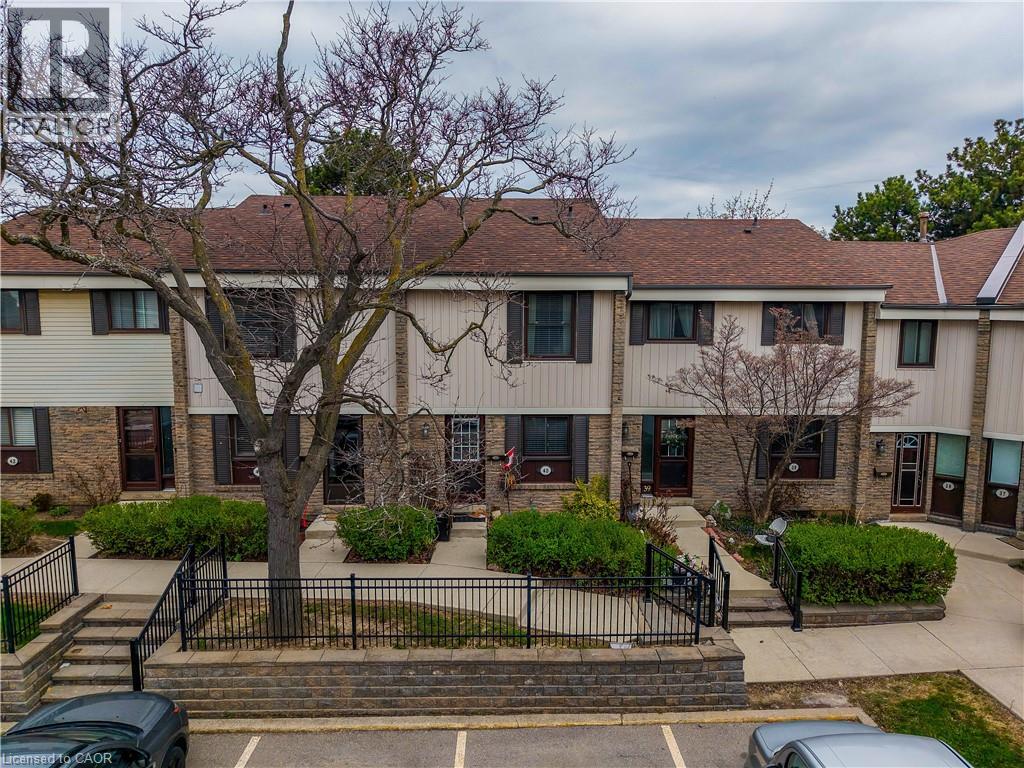 2779 GANANOQUE Drive Unit# 40