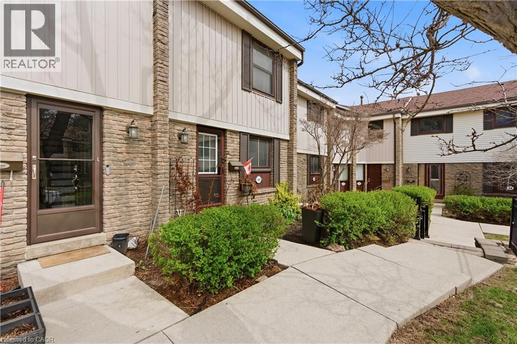 2779 GANANOQUE Drive Unit# 40