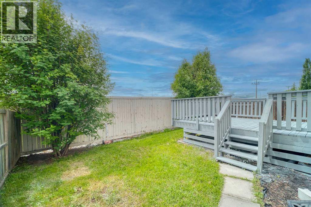 130 Somerglen Way SW