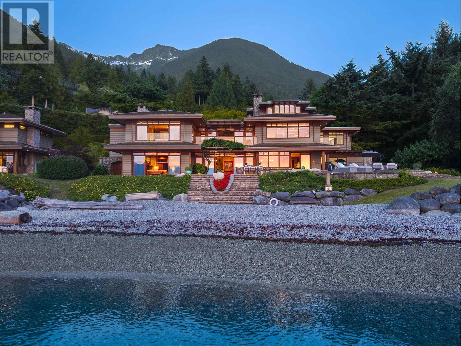 270 LIONS BAY AVENUE