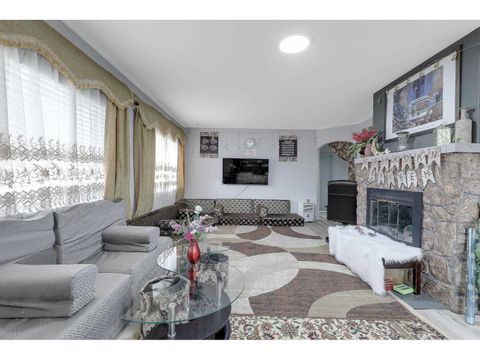 10080 143 STREET Surrey BC V3T4S8