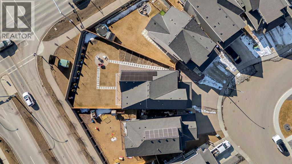 660 Reynolds Crescent SW