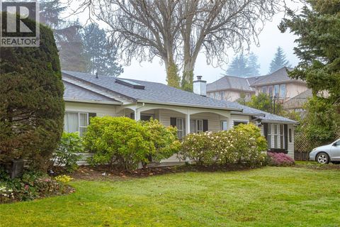 2589 Sinclair Rd Saanich BC V8N1C1