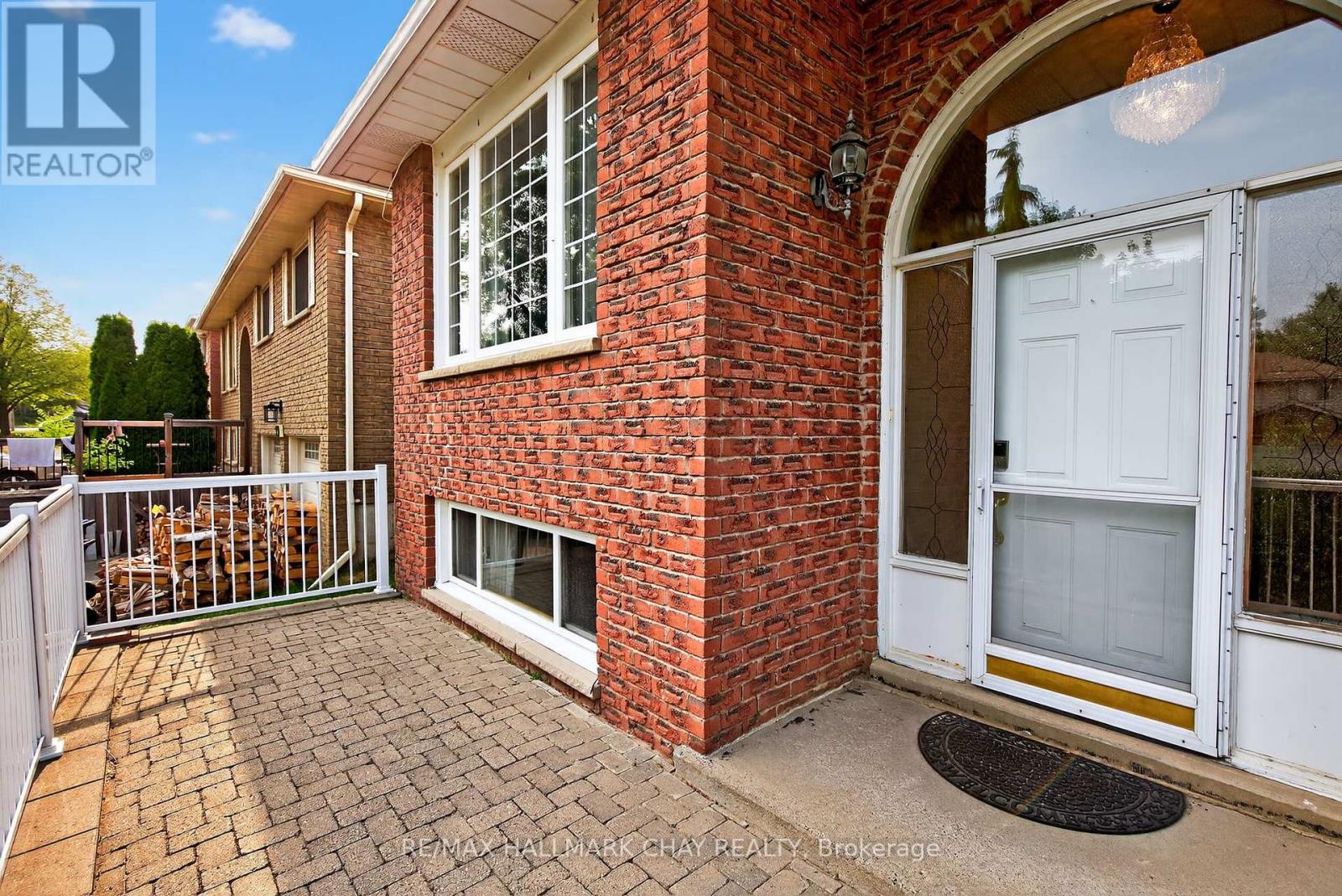 128 IMPERIAL CRESCENT