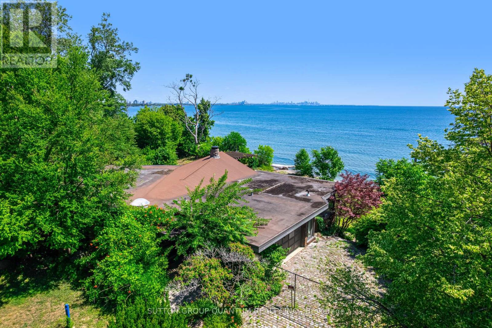 1390 CAPTAIN COURT