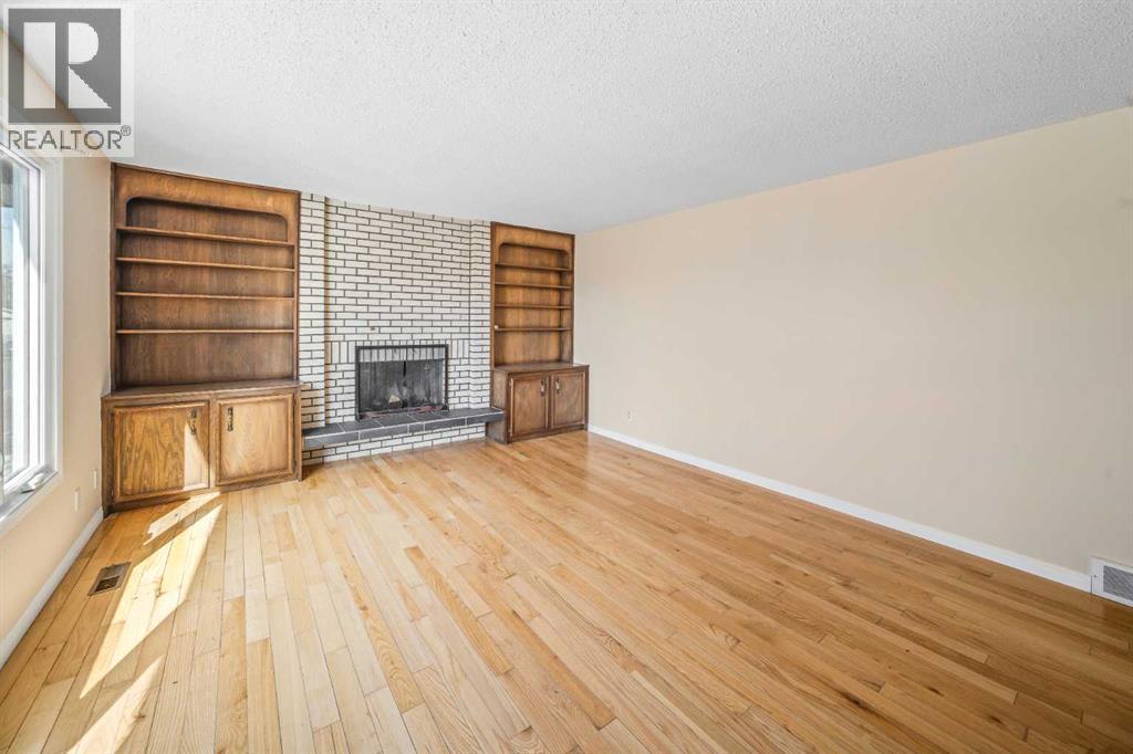 408 Queen Charlotte Drive SE