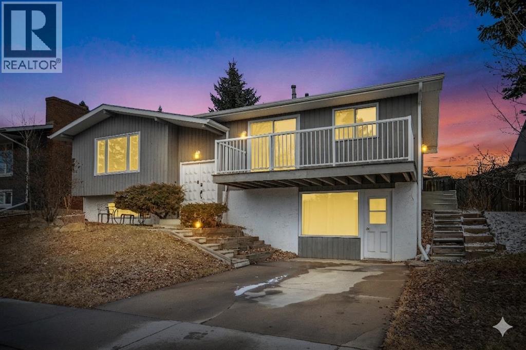 408 Queen Charlotte Drive SE