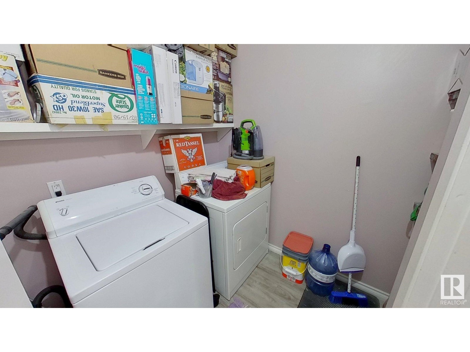 8930B 144 AV NW