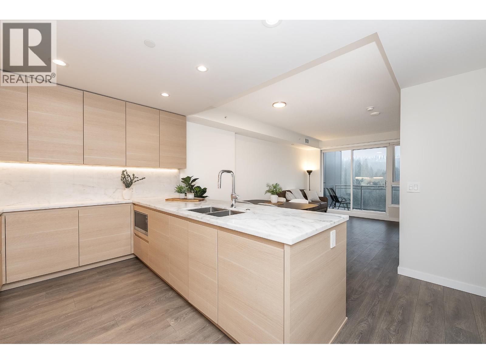 1806 308 MORRISSEY ROAD