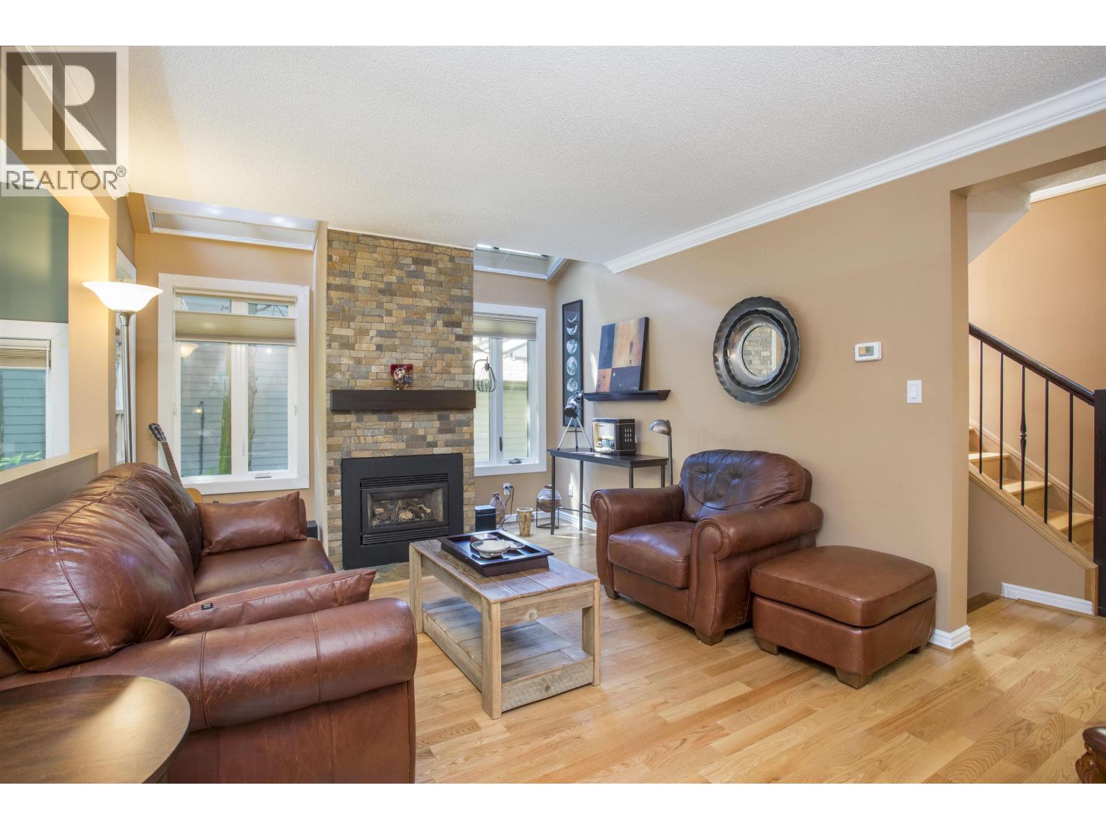 1989 CEDAR VILLAGE CRESCENT