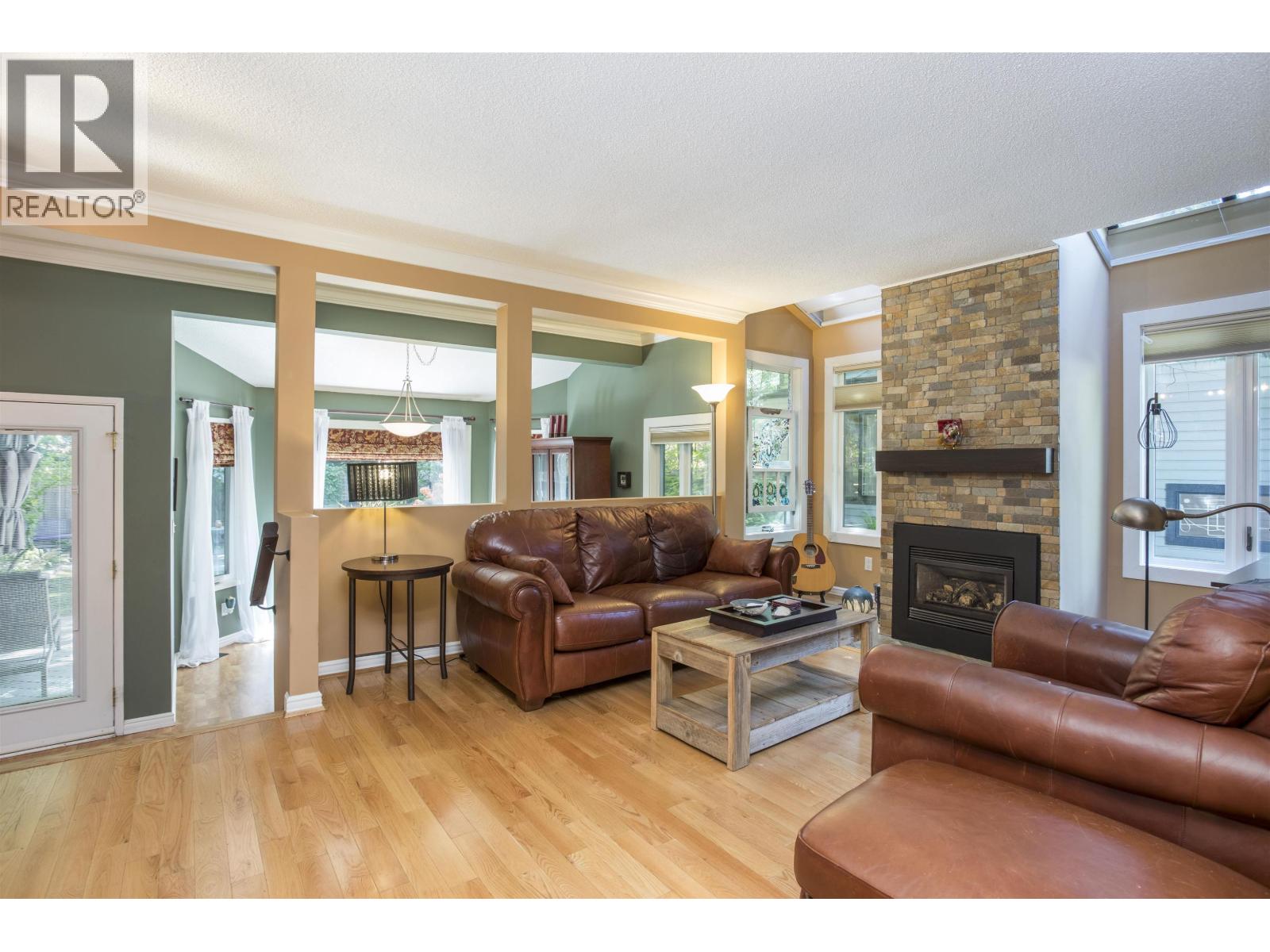 1989 CEDAR VILLAGE CRESCENT