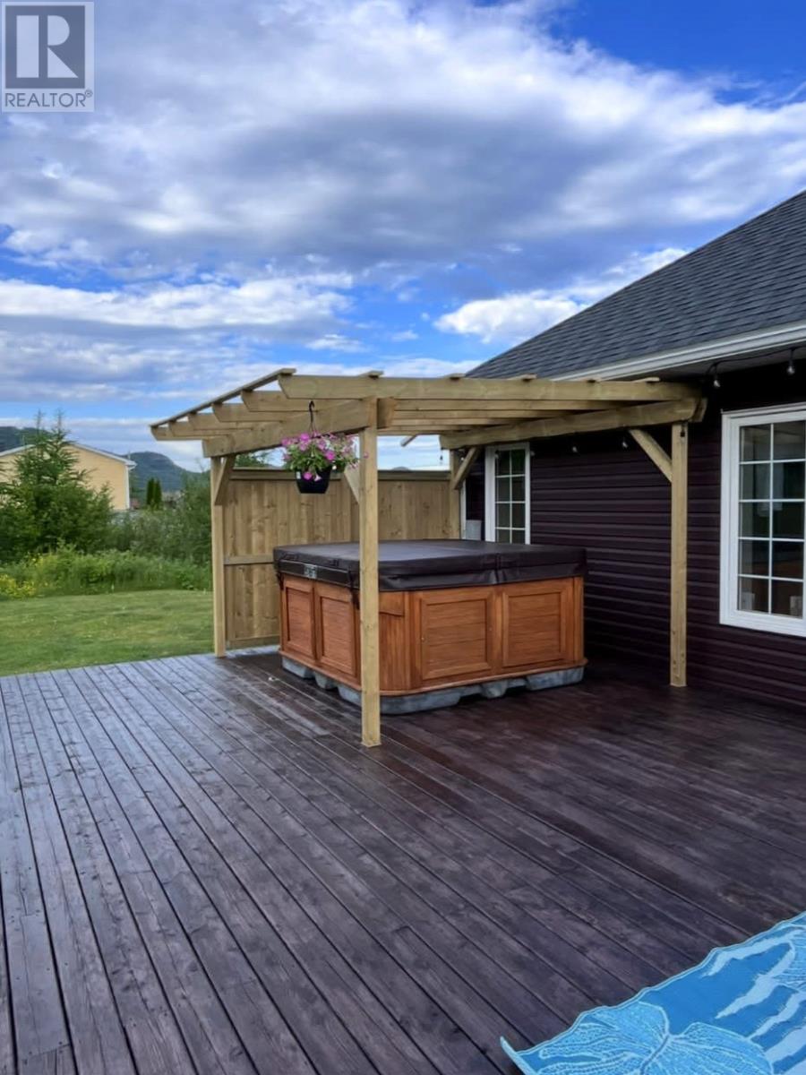 16 Shamrock Crescent