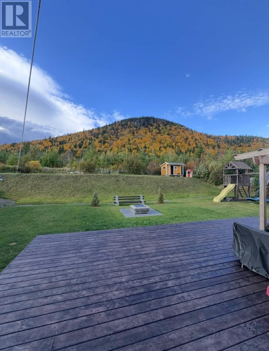 16 Shamrock Crescent