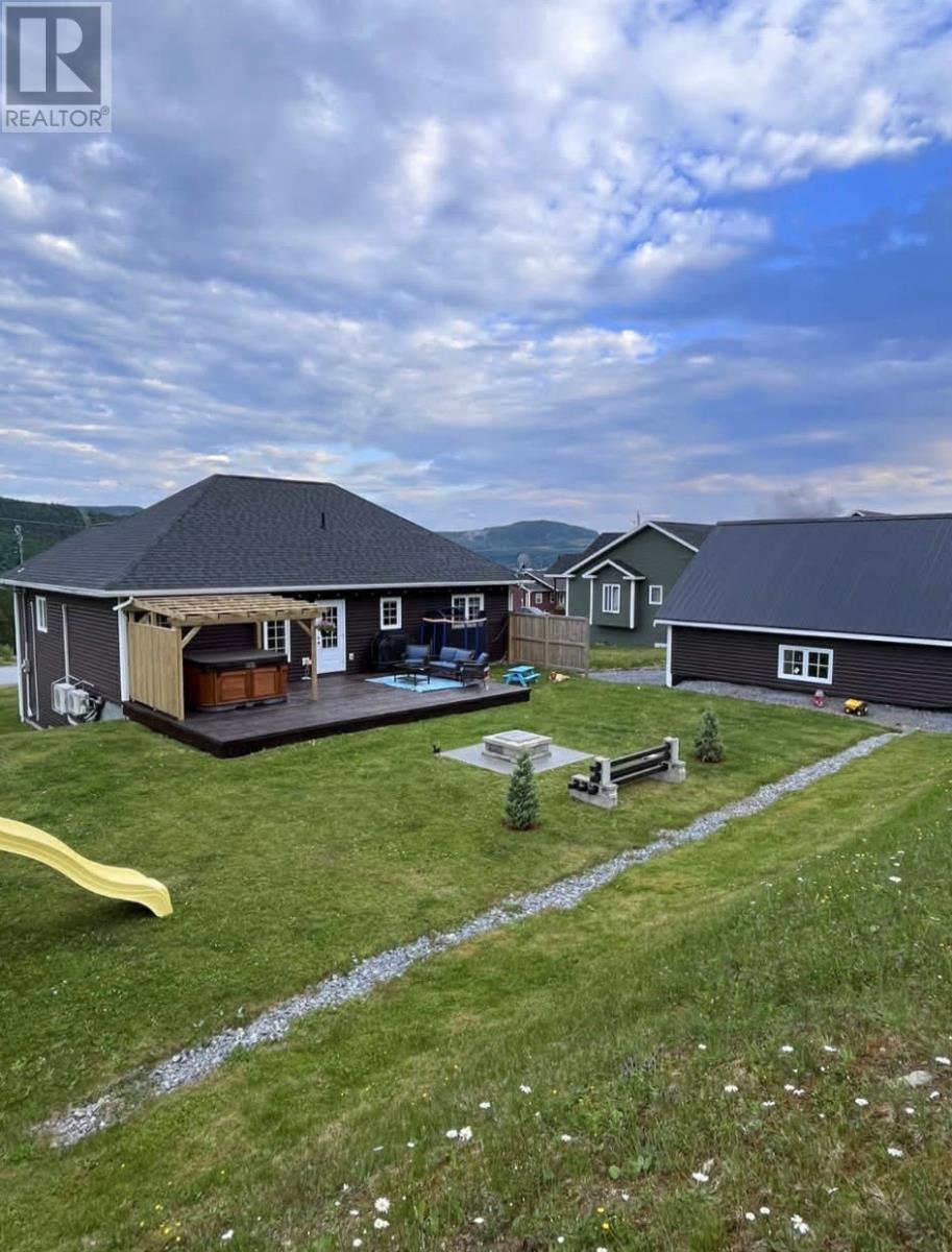 16 Shamrock Crescent