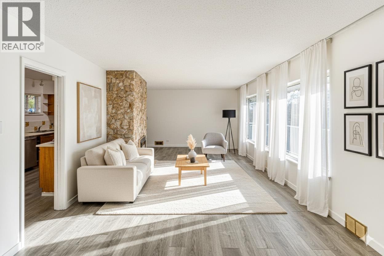 1025 RIDGEWOOD DRIVE