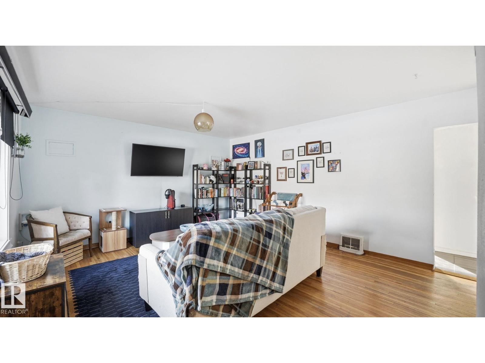 10922 117 ST NW