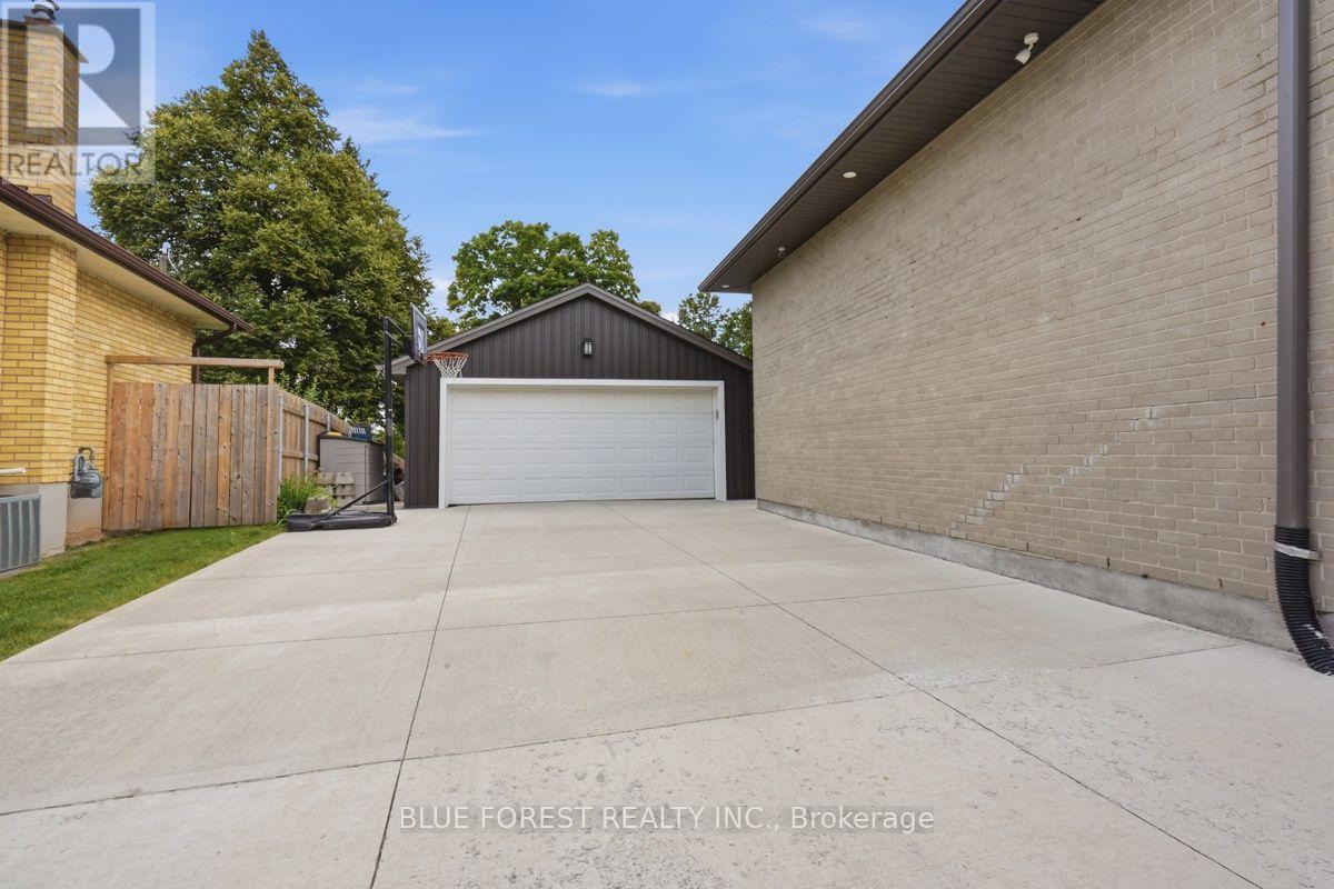21 AGINCOURT PLACE
