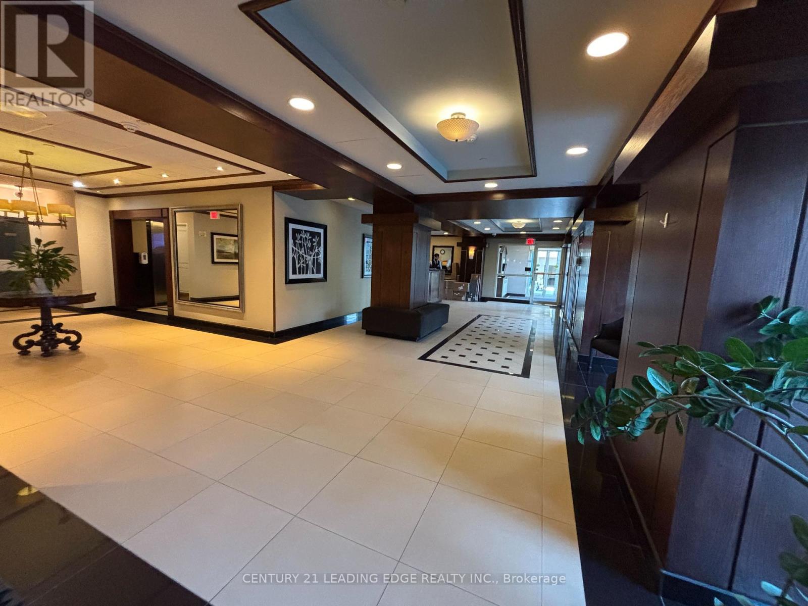 405 - 101 SUBWAY CRESCENT