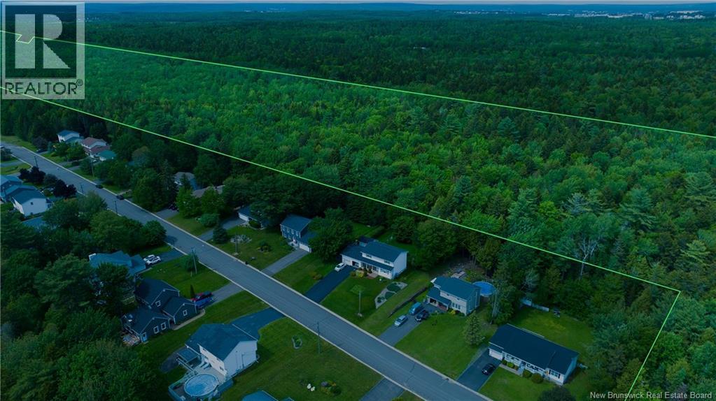 / Gravenstein Street