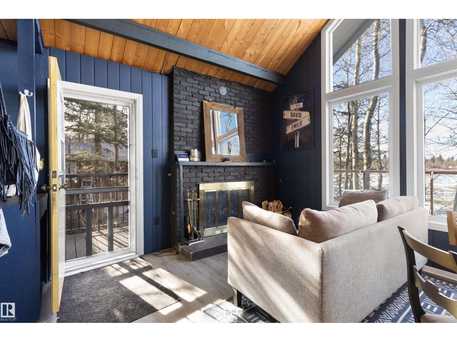 233 51268 Range Road 204