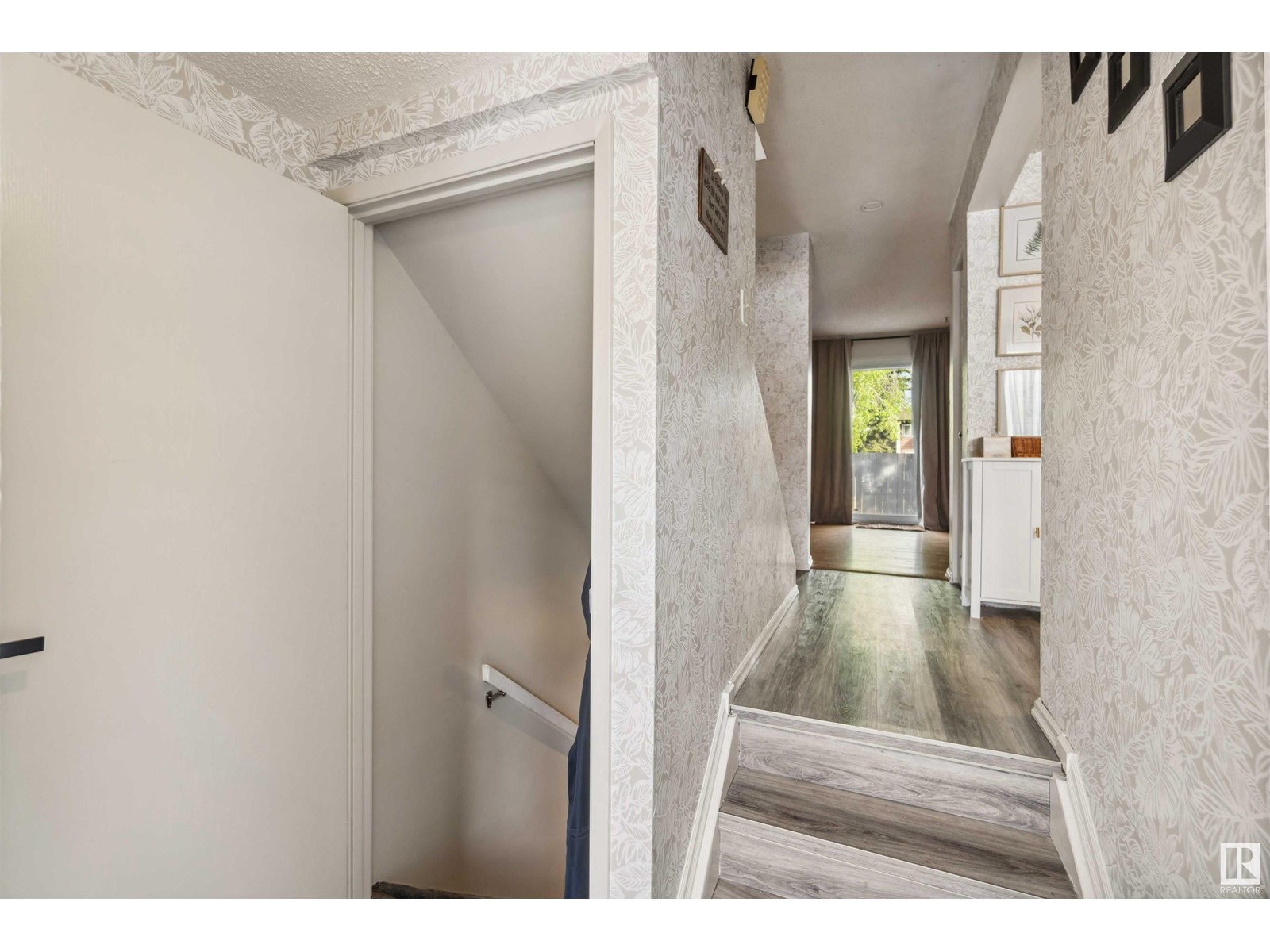 13890 24 ST NW