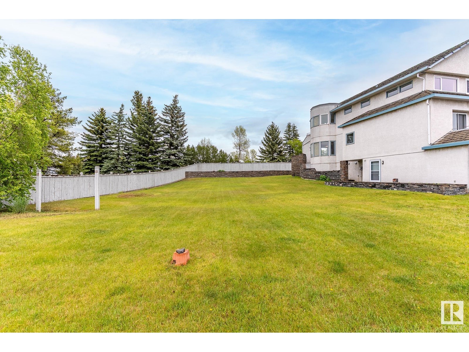 331 REEVES WY NW