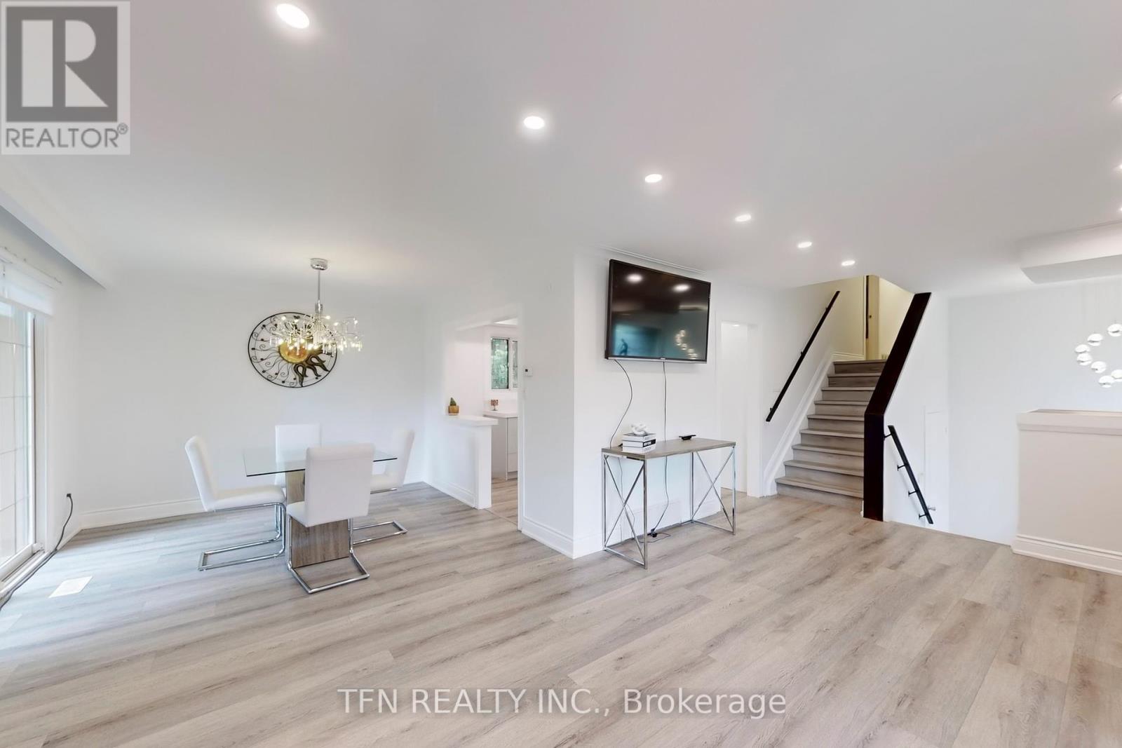 26 CLARIDGE DRIVE
