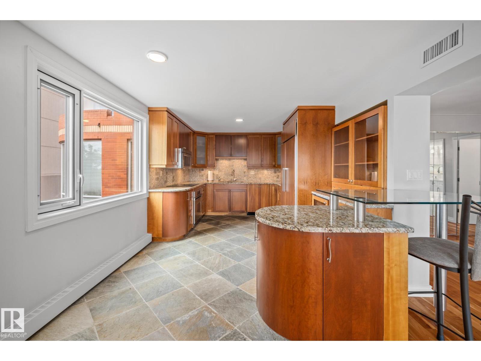 #202 10010 119 ST NW