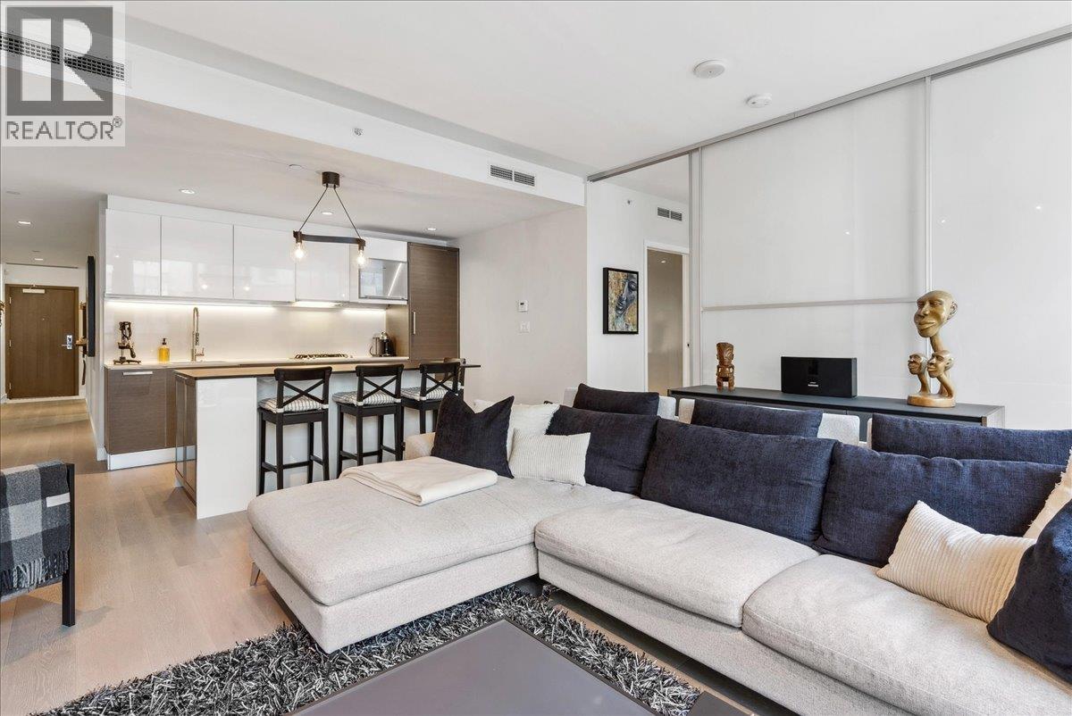 402 1477 W PENDER STREET