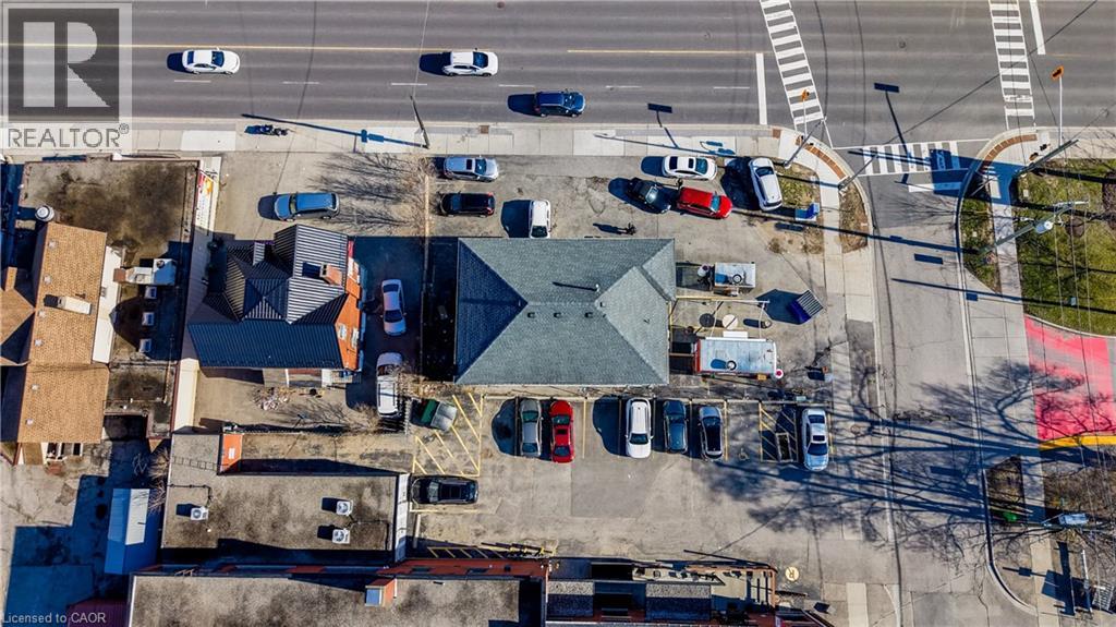 150 VICTORIA Street N