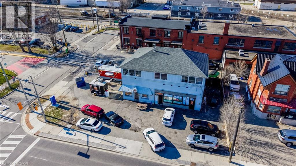 150 VICTORIA Street N