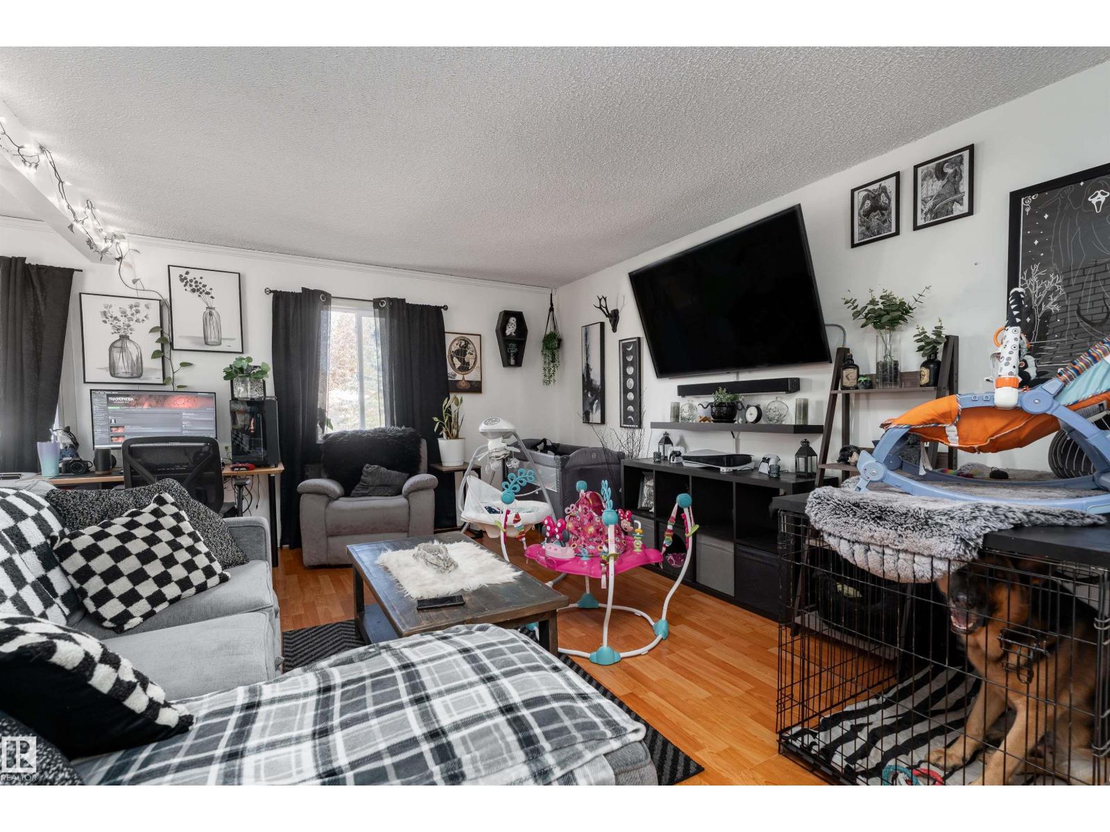 8207 169 ST NW